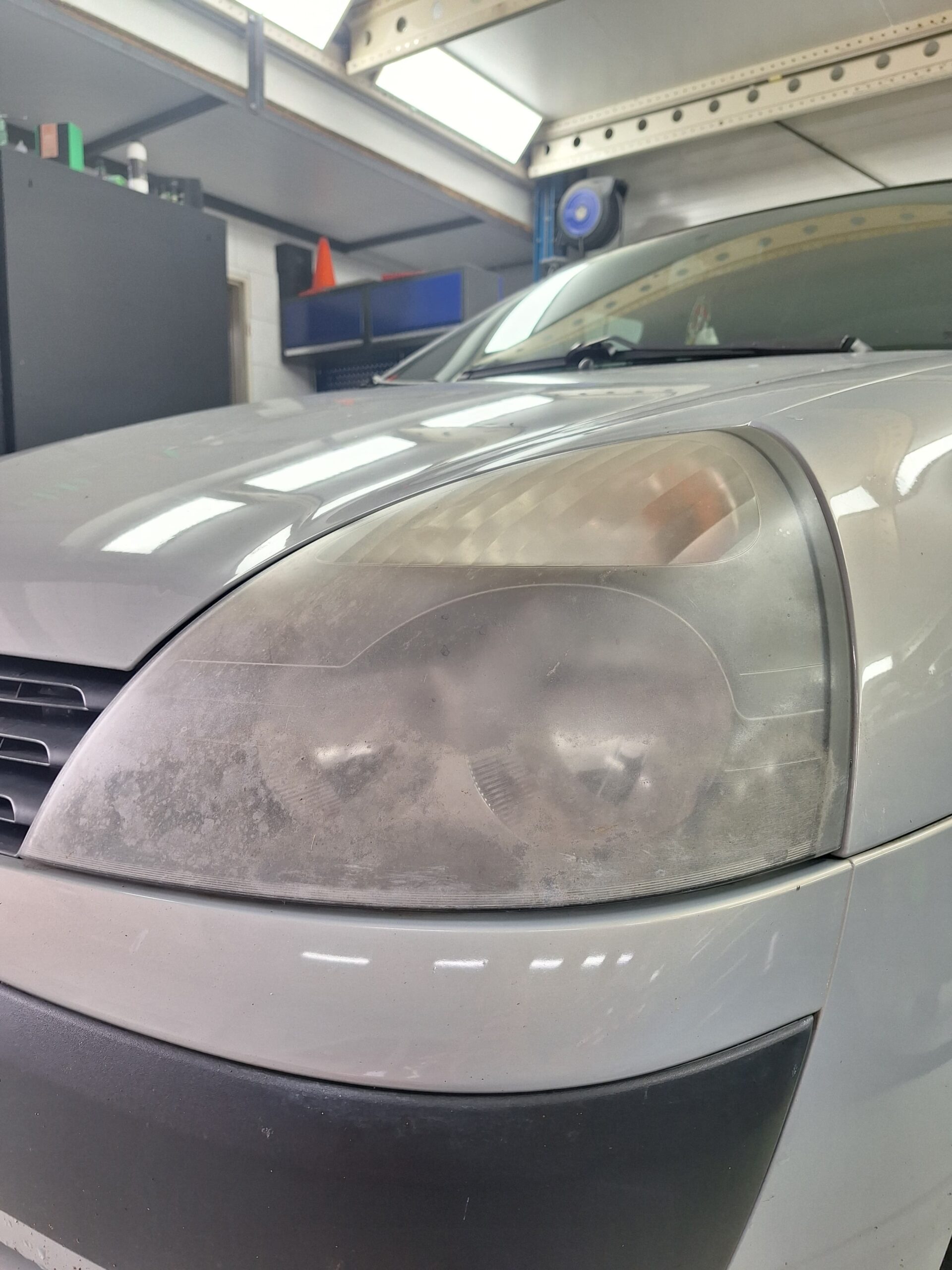 Professioneel koplampherstel bij Protect Car Care in Rijssen.