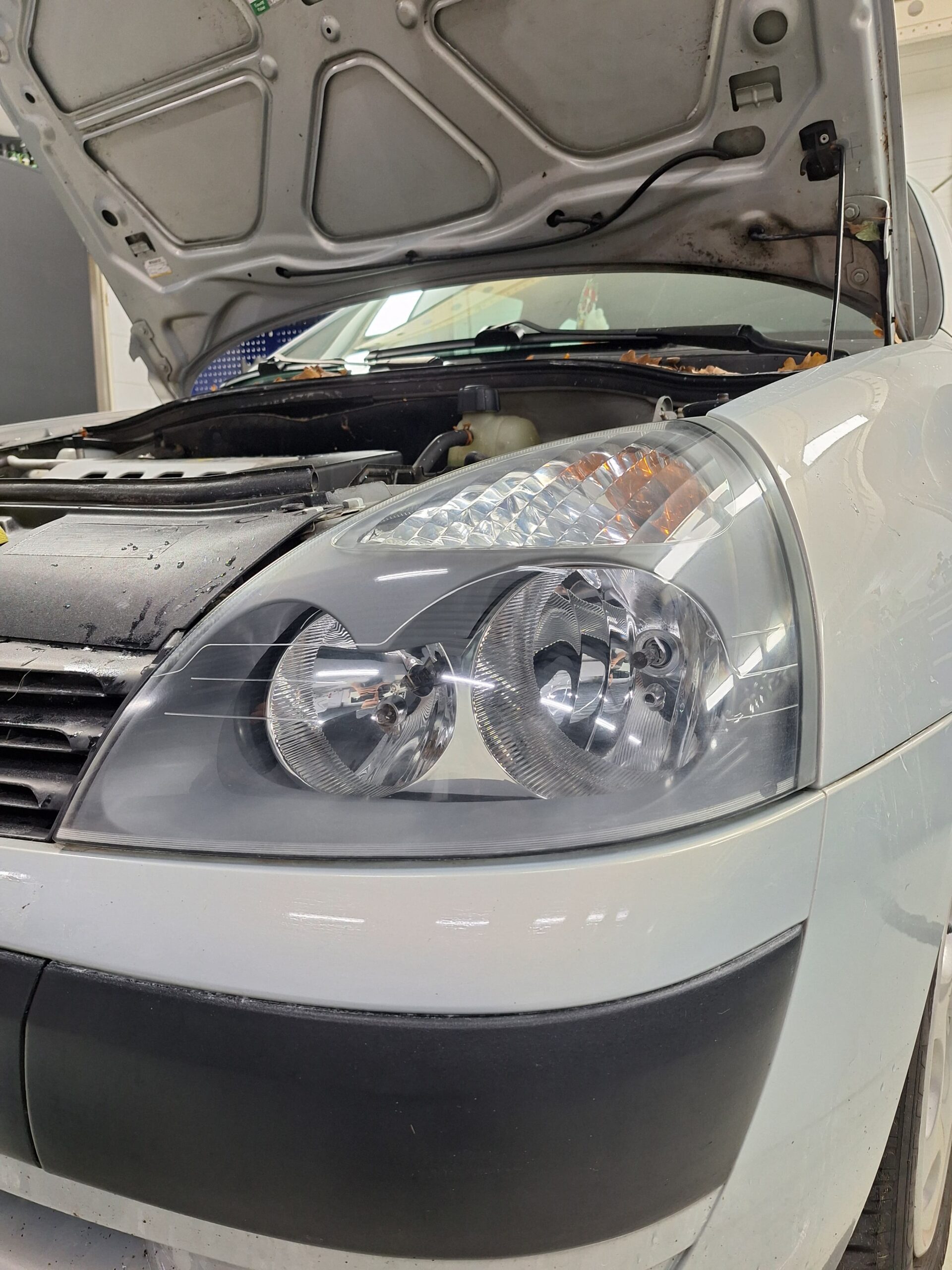 Professioneel koplampherstel bij Protect Car Care in Rijssen.